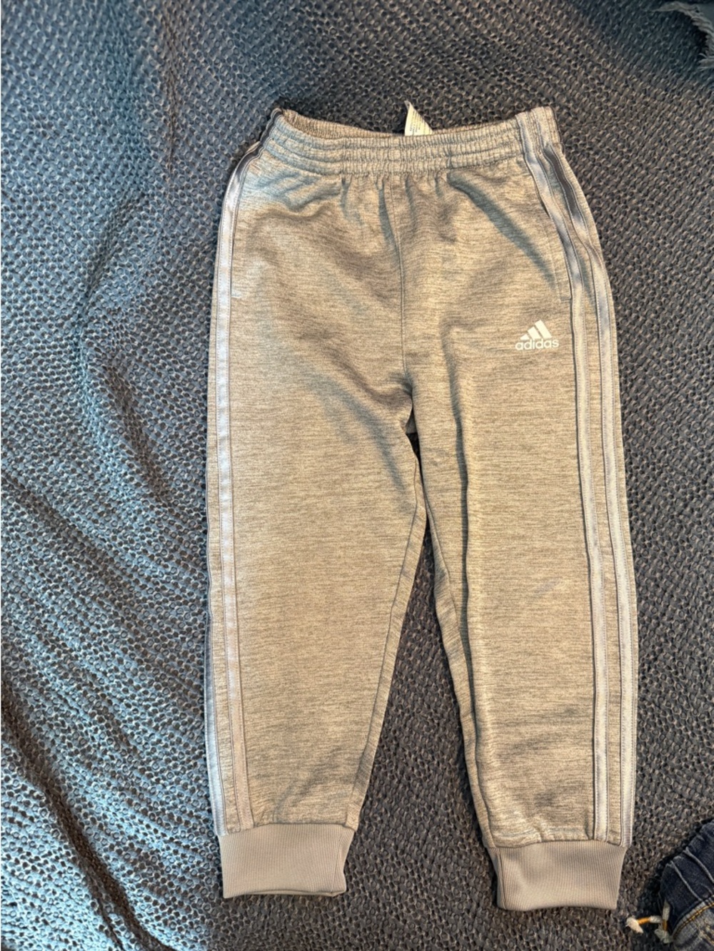B2G1 🆓 adidas Kids Size 5 Gray 3 Stripe Jogger Sweatpants Athletic Pants